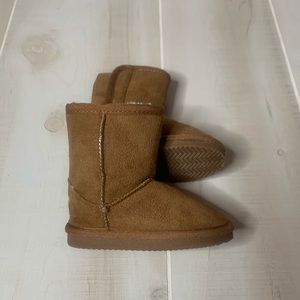 Little girls ugh like boots